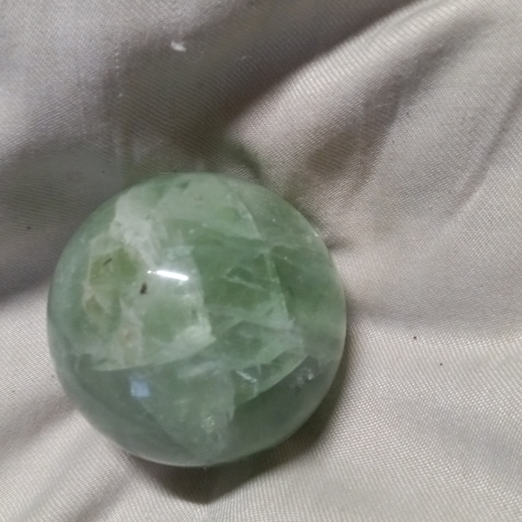 Rainbow fluorite gemstone sphere - Picture 4 of 6